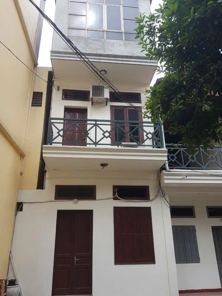 Cho thuê nhà nguyên căn ngõ Gốc Đề, 3 tầng x 40m2, 3 phòng ngủ, 7.5 Triệu/tháng - Ảnh chính
